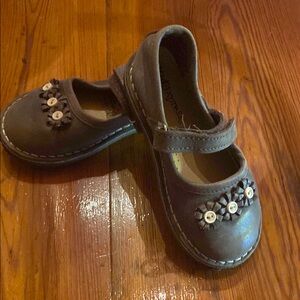 Kid Express Brown Dress Shoes with Floral Accents